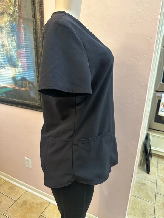 Scrubstar Black V-Neck Short Sleeve Nursing Top - Picture 4 of 5